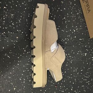 Koolaburra Tan Sandals